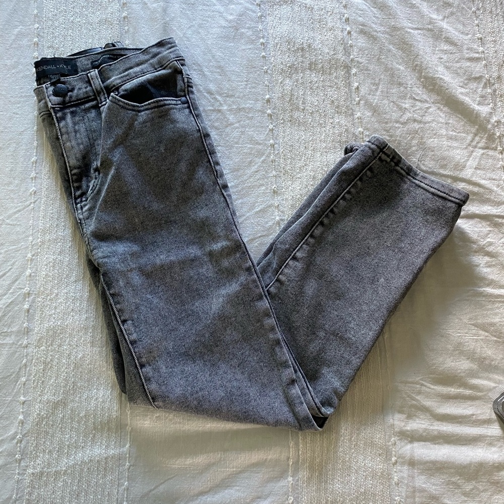Kendall & Kylie 5/27 the Icon High Rise Straight washed black denim jeans